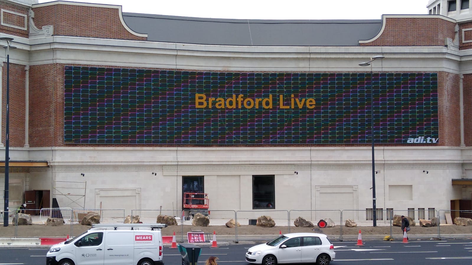 The words ‘Bradford Live’ appear on big screen…